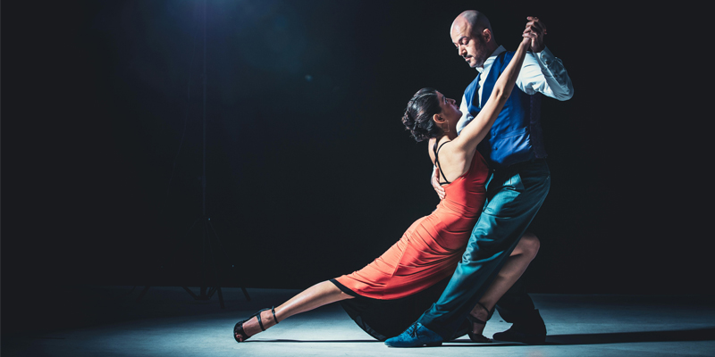 Para tańcząca Salsę Kubańską