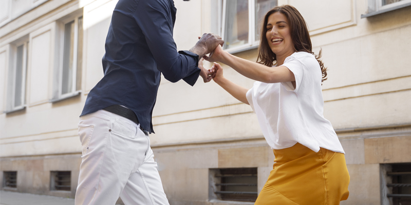 Para tańcząca Salsę Kubańską