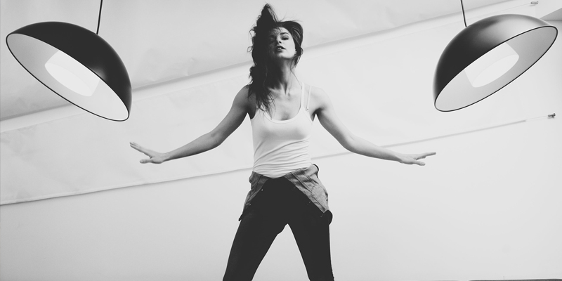 Kobieta podczas tańca Salsy Solo