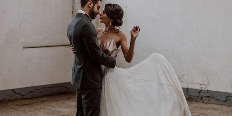 Pierwszy taniec weselny narzeczonych